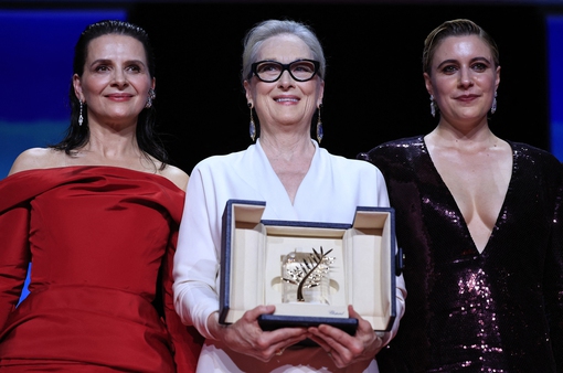 Meryl Streep rơi nước mắt khi nhận Cành cọ vàng danh dự tại LHP Cannes 2024