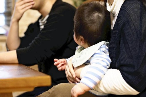 Nhật Bản thông qua dự luật cho phép các vợ chồng ly hôn chia sẻ quyền nuôi con