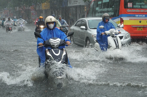 Nguy cơ tái diễn ngập úng ở các thành phố do mưa lớn