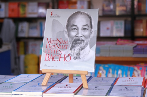 25 năm Tủ sách di sản Hồ Chí Minh – từ hiểu đến làm theo lời Bác