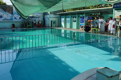 Bé trai 7 tuổi chết đuối ở hồ bơi người lớn tại TP Hồ Chí Minh