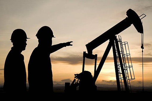 Giá dầu giảm do lo ngại lạm phát tại Mỹ