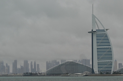 UAE lần thứ hai hứng chịu mưa lớn trong 1 tháng