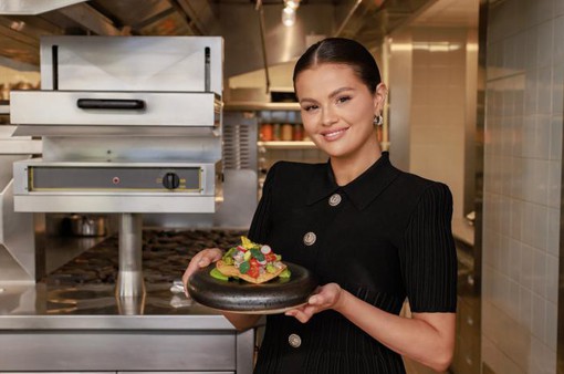 Selena Gomez làm chương trình truyền hình mới về ẩm thực