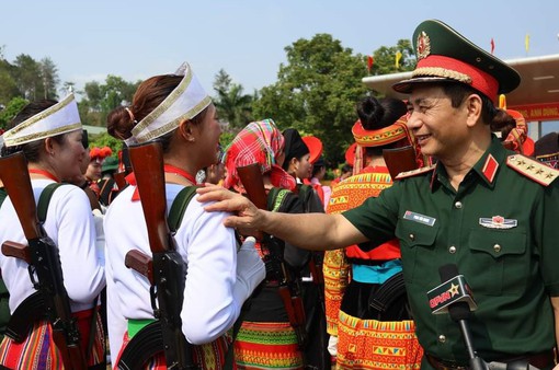 Đại tướng Phan Văn Giang thăm, kiểm tra, động viên lực lượng diễu binh, diễu hành