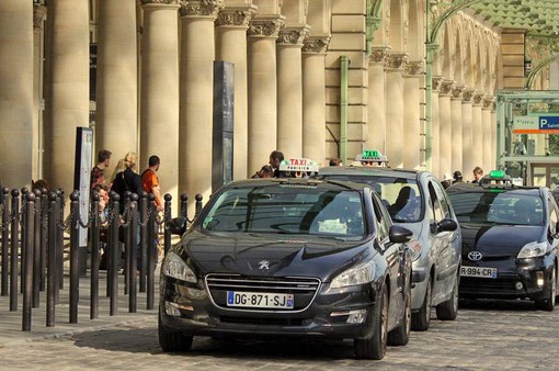 Pháp truy quét taxi giả mạo trước Thế vận hội 2024
