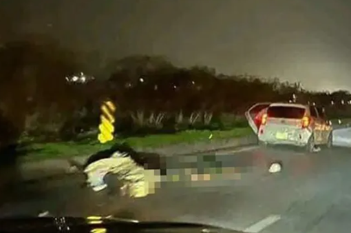 Đi xe máy ngược chiều trên cao tốc, người đàn ông bị ô tô đâm tử vong