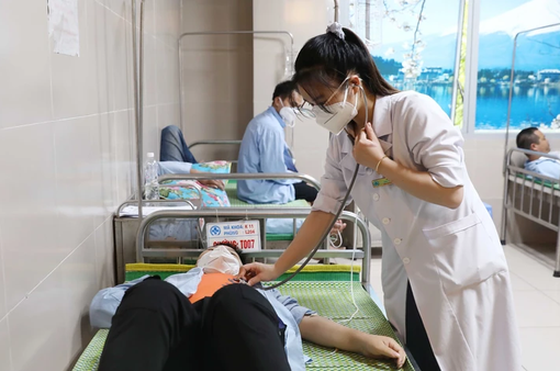 19 sinh viên tại TP Hồ Chí Minh nhập viện nghi ngộ độc thực phẩm