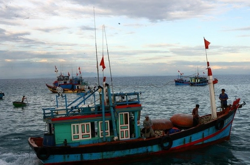 SATRA tặng 500 triệu đồng cho Quỹ hỗ trợ ngư dân Quảng Ngãi