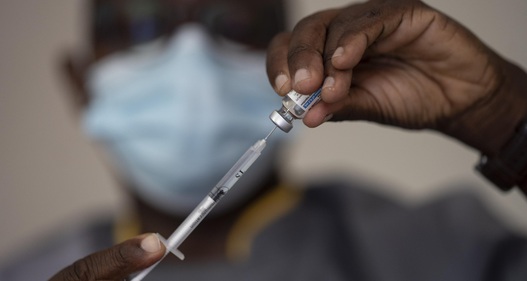 Châu Phi đang có nguy cơ bị bỏ lại đằng sau do sự phân biệt đối xử về vaccine COVID-19