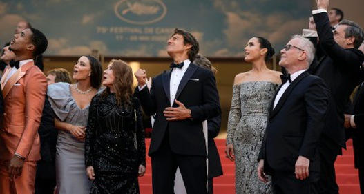 Cannes 2022: "Top Gun: Maverick" được hoan nghênh nhiệt liệt trong 5 phút