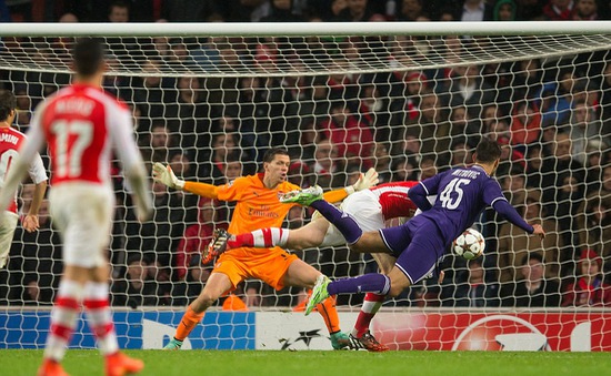 Arsenal 3-3 Anderlecht: Hòa không tưởng