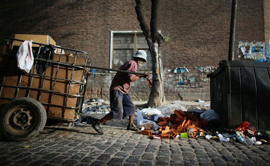 Argentina đối diện nguy cơ gia tăng nghèo đói