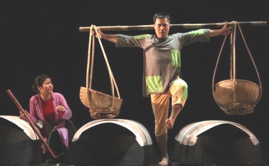 Nỗ lực đưa sân khấu đến gần khán giả của nhà hát xã hội hóa đầu tiên tại Hà Nội