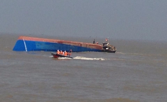Chưa tìm thấy hai nạn nhân còn lại trong vụ chìm tàu ở TP.HCM