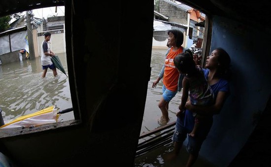 Bão Koppu đổ bộ vào Philippines, nhiều người mất tích