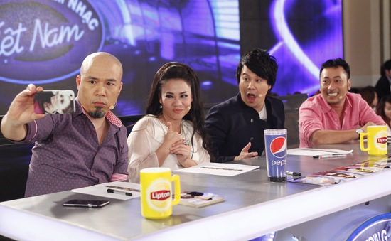 Nhạc sĩ Huy Tuấn tái xuất Vietnam Idol