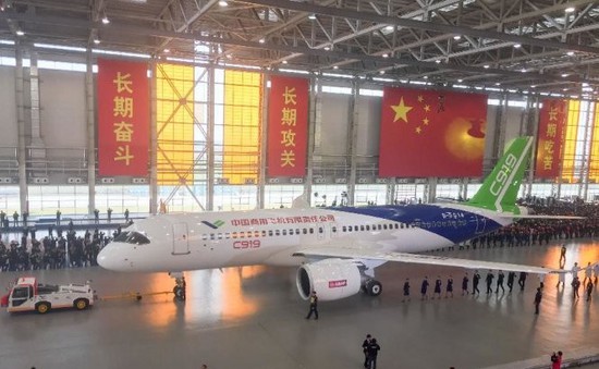 Trung Quốc công bố mẫu máy bay thương mại cỡ lớn