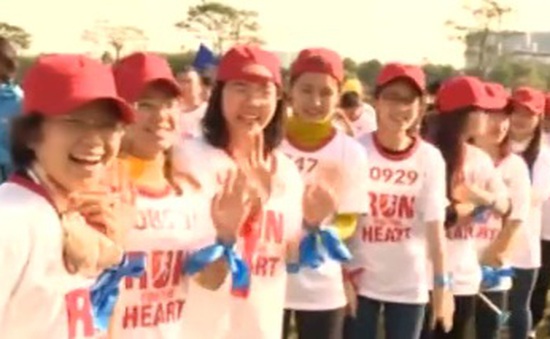 Hơn 7.000 người tham gia Ngày hội Chạy vì trái tim 2015