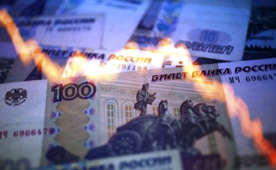Đồng Ruble tiếp tục giảm giá