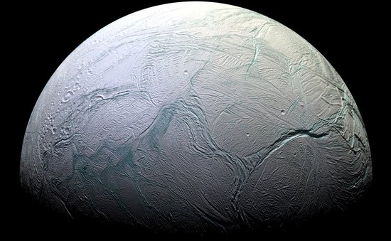 Tàu không gian Cassini nghiên cứu Mặt Trăng của sao Thổ