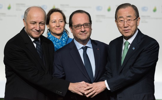 195 quốc gia thông qua thỏa thuận chống biến đổi khí hậu