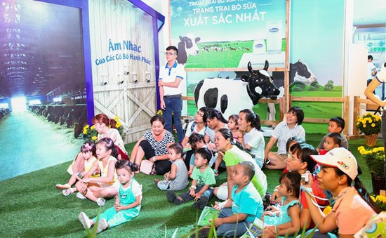 Hàng ngàn trẻ em vui chơi tại 'Thế giới sữa Vinamilk'