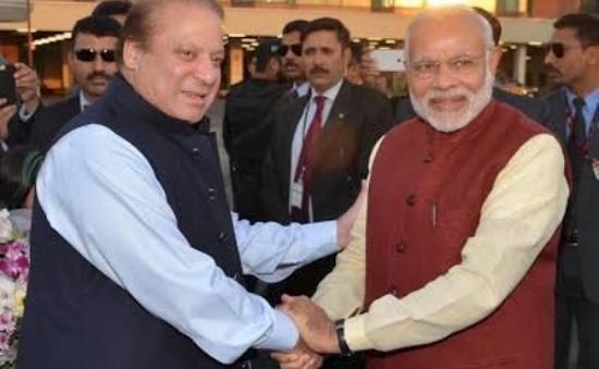 Thủ tướng Ấn Độ bất ngờ có chuyến thăm lịch sử tới Pakistan