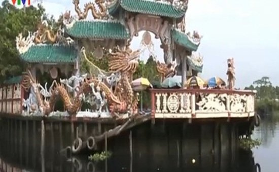 Độc đáo ngôi Miếu Nổi giữa sông tại Sài Gòn
