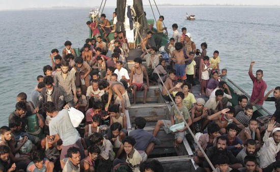Malaysia tìm kiếm người di cư trên biển
