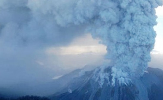Núi lửa Nicaragua phun tro bụi