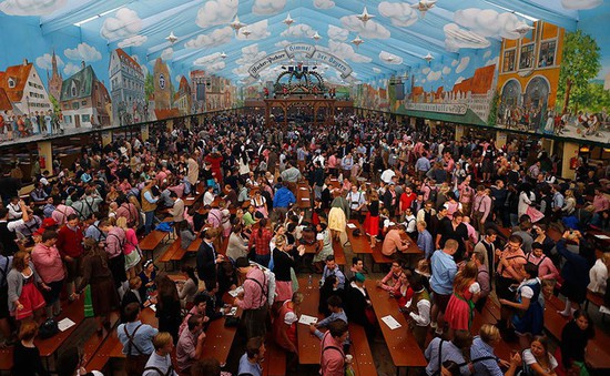 Đức: Tưng bừng lễ hội bia Oktoberfest 2015