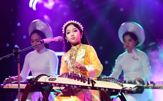 Giọng hát Việt nhí 2015: Hành trình chinh phục ngôi vị quán quân của Hồng Minh