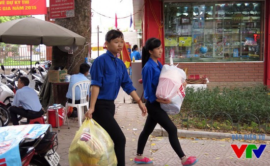 Tổ chức chu đáo việc đón Tết với học sinh, sinh viên khó khăn, không có điều kiện về quê