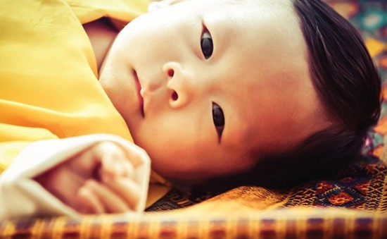 Hoàng tử bé Bhutan cực dễ thương trong lễ đặt tên