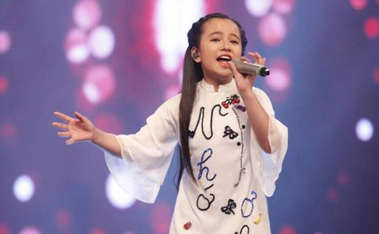 Vietnam Idol Kids 2016: Búp bê Khánh Linh khiến khán giả đứng ngồi không yên