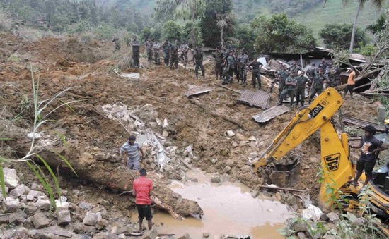 Sri Lanka: Nhân viên cứu hộ chạy đua thời gian tìm kiếm nạn nhân vụ lở đất