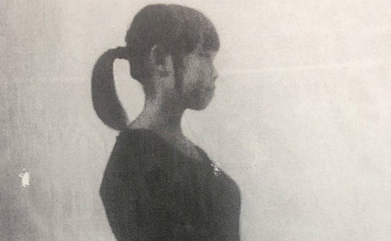 Tìm người thân bé gái 12 tuổi mang thai, nghi bị bắt cóc sang Trung Quốc