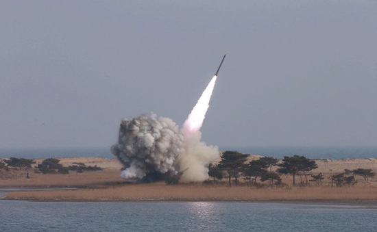 Triều Tiên phóng 3 tên lửa đạn đạo