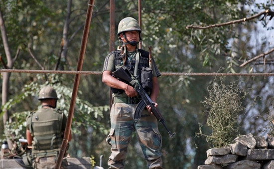 Ấn Độ sơ tán hàng nghìn dân dọc biên giới Pakistan