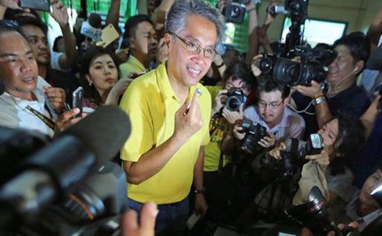 Ứng viên Tổng thống Philippines Mar Roxas thừa nhận thất bại