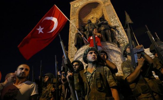 Hậu đảo chính ở Thổ Nhĩ: Thêm 2.500 nhân viên tôn giáo bị đình chỉ