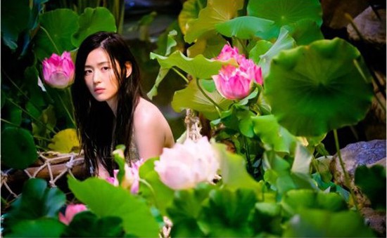 "Cô nàng ngổ ngáo" Jun Ji Hyun gợi cảm trong phim truyền hình mới