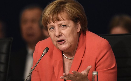Thủ tướng Đức tán thành cấm mang mạng che mặt