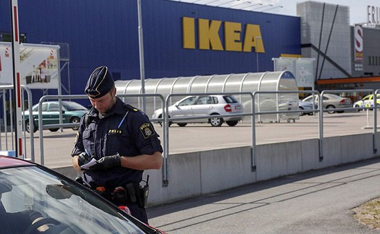 IKEA thu hồi 29 triệu tủ quần áo sau khi có 6 trẻ em bị đè chết