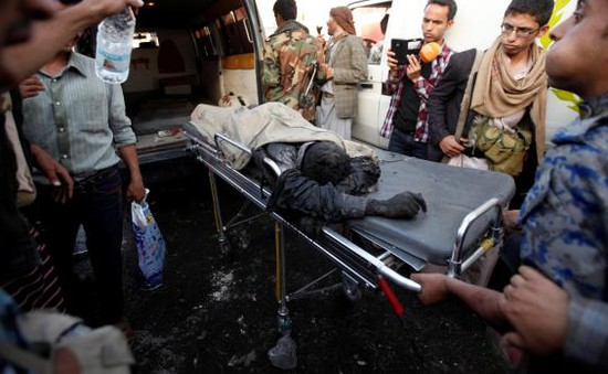 Không kích liên hoàn đám tang tại Yemen, hàng trăm người thương vong