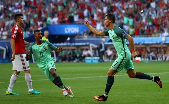 VIDEO EURO 2016: Ronaldo đánh gót tuyệt đỉnh, tung lưới ĐT Hungary