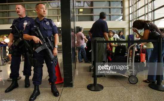 Sân bay Los Angeles (Mỹ) thắt chặt an ninh