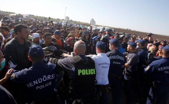 EU phản đối quyết định trưng cầu dân ý về người tị nạn của Hungarry