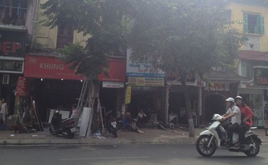 Toàn bộ tài sản bị thiêu rụi trong đám cháy cửa hàng tranh ở phố Nguyễn Thái Học